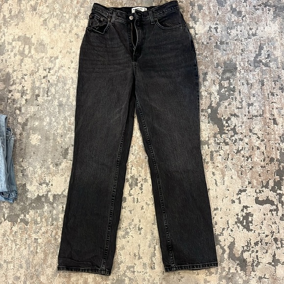 Abercrombie & Fitch The 90s Straight Ultra High Rise Black Jeans size 26 short - Picture 3 of 3